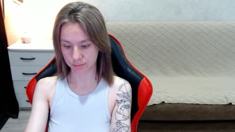 baby_kitte online show from 13, 10, 2025