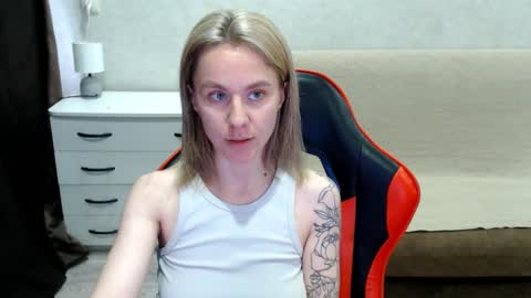 baby_kitte online show from 18, 10, 2025