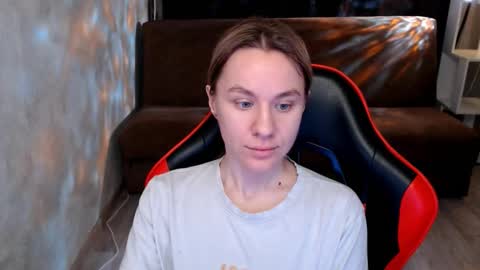 baby_kitte online show from 26, 11, 2025