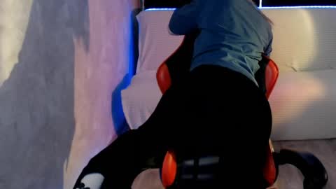 baby_kitte online show from 15, 4, 2026