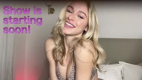 Snapshot of baby_tav chatting on 4, 3, 2025 Baby Tavia online show from 4, 3, 2025