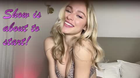 Snapshot of baby_tav chatting on 7, 3, 2025 Baby Tavia online show from 7, 3, 2025