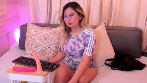 Snapshot of babyfoxxx_ chatting on 13, 12, 2025 babyfoxxx_ online show from 13, 12, 2025