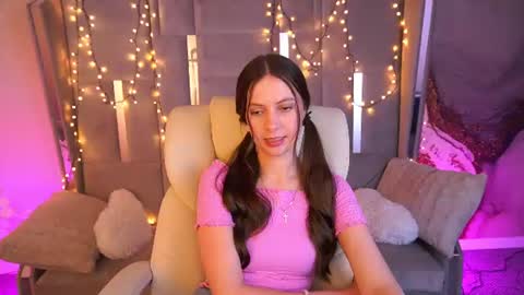 Snapshot of babylumii chatting on 9, 6, 2026 Lady Vi online show from 9, 6, 2026