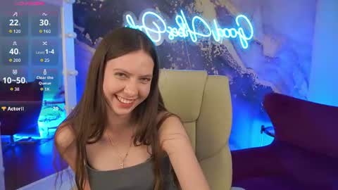 Snapshot of babylumii chatting on 23, 6, 2026 Lady Vi online show from 23, 6, 2026