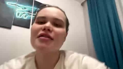 Snapshot of babymeow17 chatting on 5, 10, 2025 babymeow17 online show from 5, 10, 2025