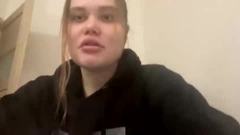 Snapshot of babymeow17 chatting on 8, 1, 2026 babymeow17 online show from 8, 1, 2026