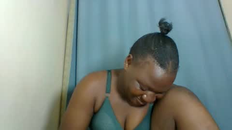Snapshot of babymolly2 chatting on 4, 11, 2025 Rossy Kwekwe online show from 4, 11, 2025