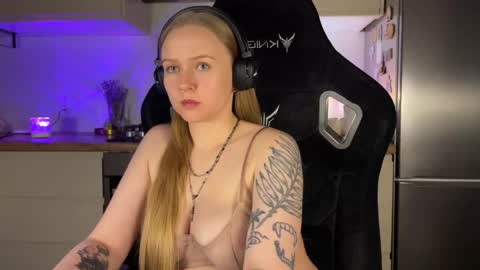 Snapshot of babyytonight chatting on 2, 10, 2025 NEXT STREAM  1AM GMT3  Alice    online show from 2, 10, 2025