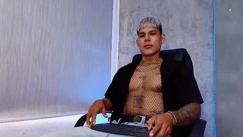 Snapshot of bad_boytoh chatting on 14, 2, 2026 bad_boytoh online show from 14, 2, 2026