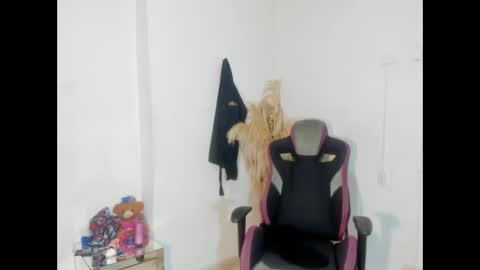 Snapshot of bad_girl_deluxe chatting on 1, 11, 2025 bad_girl_deluxe online show from 1, 11, 2025