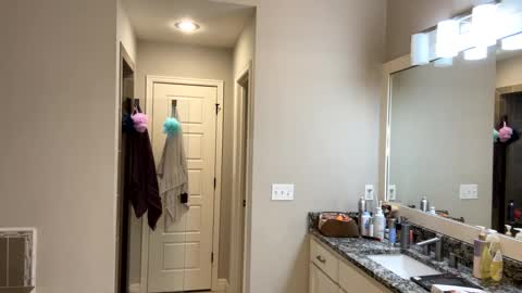 Snapshot of badboyson65 chatting on 15, 12, 2024 HotWifeFun32 online show from 15, 12, 2024