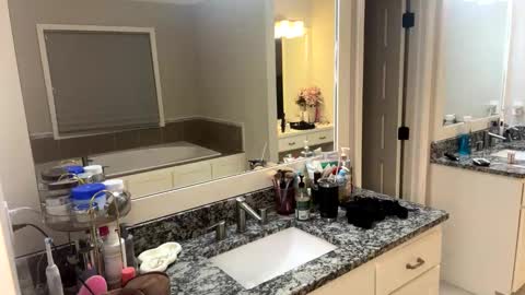 Snapshot of badboyson65 chatting on 23, 2, 2025 HotWifeFun32 online show from 23, 2, 2025