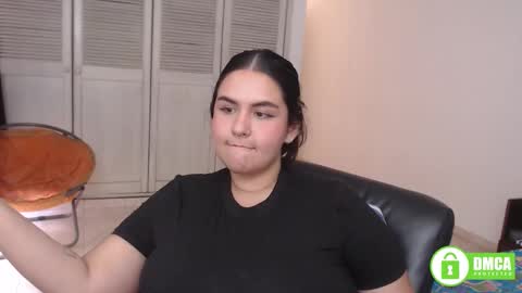 want custom text me through my snap 3  online show from 13, 1, 2026