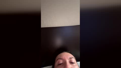 baddiehott95 online show from 17, 4, 2026