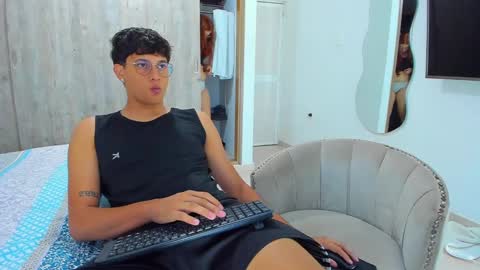 Snapshot of badgyal_ chatting on 17, 12, 2024 Beck and Rick online show from 17, 12, 2024