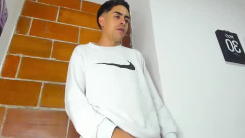 Snapshot of badjuanhot chatting on 25, 12, 2024 Juan Help us reach 100 likes online show from 25, 12, 2024