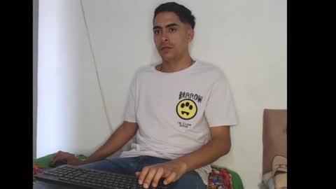 Snapshot of badjuanhot chatting on 13, 1, 2025 Juan Help us reach 100 likes online show from 13, 1, 2025