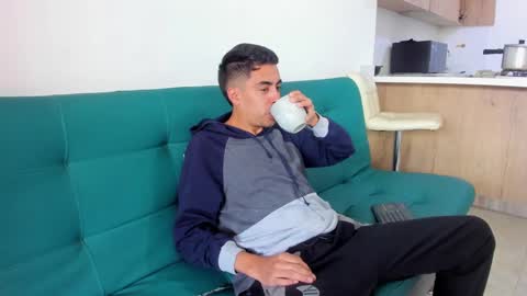 Snapshot of badjuanhot chatting on 27, 9, 2025 Juan Help us reach 100 likes online show from 27, 9, 2025