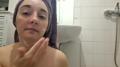 Snapshot of baiedesbois chatting on 20, 10, 2025 Baiedesbois online show from 20, 10, 2025