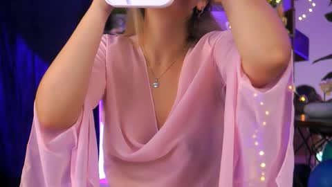 Snapshot of bailey_evans chatting on 20, 9, 2025 Bailey online show from 20, 9, 2025
