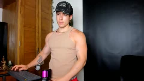 Snapshot of bain_aaron chatting on 17, 4, 2026 bain_aaron online show from 17, 4, 2026