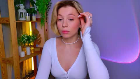 Snapshot of balerinacappuccino_ chatting on 25, 2, 2026 Elly online show from 25, 2, 2026