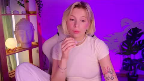 Snapshot of balerinacappuccino_ chatting on 19, 7, 2026 Elly online show from 19, 7, 2026