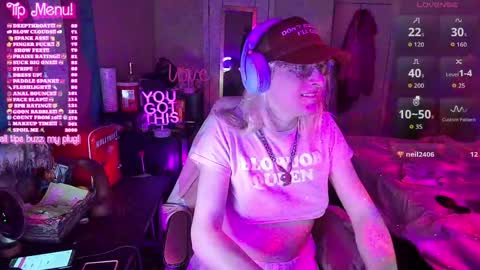 Snapshot of bambibimbosparkles chatting on 28, 4, 2026 Bambi Sparkles TS online show from 28, 4, 2026