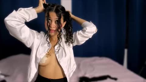 Snapshot of bamby_kitty chatting on 26, 10, 2025 cataliana online show from 26, 10, 2025