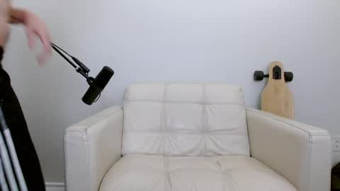 bananacurvesleft online show from 7, 6, 2026