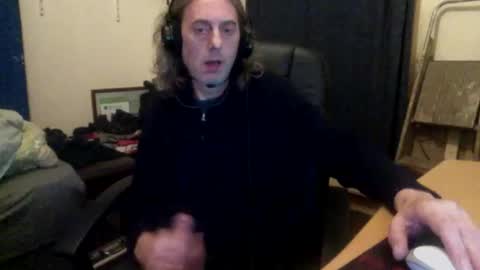 Snapshot of bangintoleather chatting on 1, 10, 2025 bangintoleather online show from 1, 10, 2025