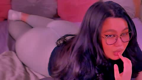 Snapshot of barbara_bb chatting on 3, 3, 2025 Barbie Kim online show from 3, 3, 2025