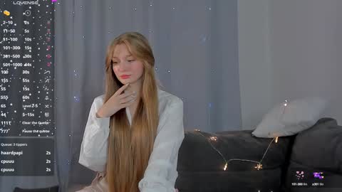 Snapshot of barbbiiedoll chatting on 12, 12, 2024 Kendall online show from 12, 12, 2024