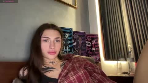 Snapshot of barbie_bi chatting on 27, 12, 2024 My name is Molly. Please say hello I like talking to you. If you have any wishes or obscene desires please use the tip menu online show from 27, 12, 2024