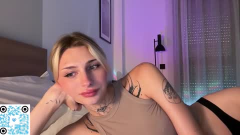 Snapshot of barbie_bi chatting on 28, 9, 2025 My name is Molly. Please say hello I like talking to you. If you have any wishes or obscene desires please use the tip menu online show from 28, 9, 2025