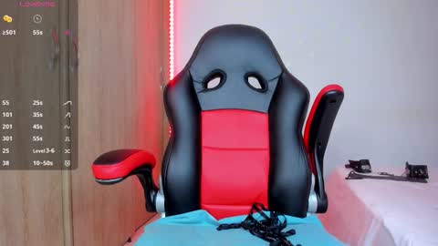 Nicolle  online show from 4, 3, 2026