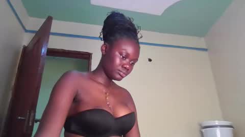 Snapshot of barbie_queen2 chatting on 6, 5, 2026 queen online show from 6, 5, 2026
