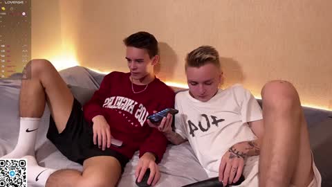 Snapshot of barney_kevin chatting on 11, 12, 2024 Fansly Barney and Kevin T online show from 11, 12, 2024