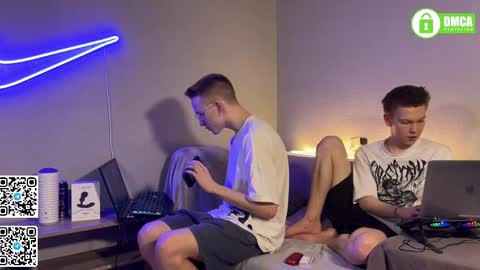 Snapshot of barney_kevin chatting on 12, 3, 2025 Fansly Barney and Kevin T online show from 12, 3, 2025