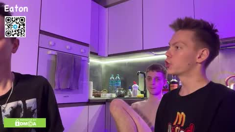 Snapshot of barney_kevin chatting on 19, 10, 2025 Fansly Barney and Kevin T online show from 19, 10, 2025