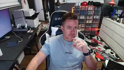 Snapshot of basketballjerseygang chatting on 16, 12, 2025 Jordan online show from 16, 12, 2025