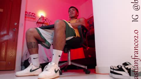 Bastian Independent Model online show from 14, 12, 2024