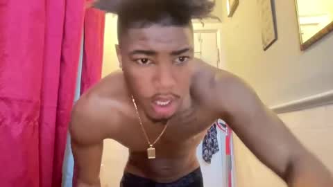 Snapshot of bb_colin chatting on 8, 1, 2025 bb_colin online show from 8, 1, 2025