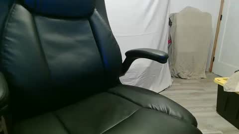 Snapshot of bbrown987654 chatting on 10, 1, 2025 ofans texasguy1 online show from 10, 1, 2025