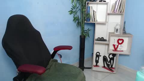 Snapshot of bbw_charlote chatting on 11, 1, 2025 Charlote online show from 11, 1, 2025
