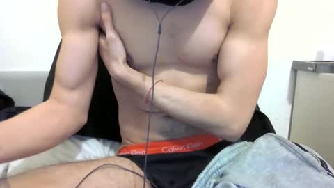 Snapshot of bbxx_2 chatting on 5, 3, 2025 bbxx_2 online show from 5, 3, 2025