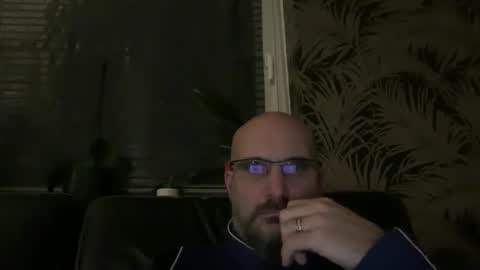 Snapshot of bcbg68 chatting on 17, 12, 2025 bcbg68 online show from 17, 12, 2025