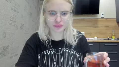 Snapshot of be_daddy chatting on 15, 12, 2024 Summer BABY online show from 15, 12, 2024