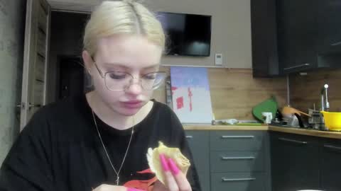 Snapshot of be_daddy chatting on 8, 2, 2025 Summer BABY online show from 8, 2, 2025
